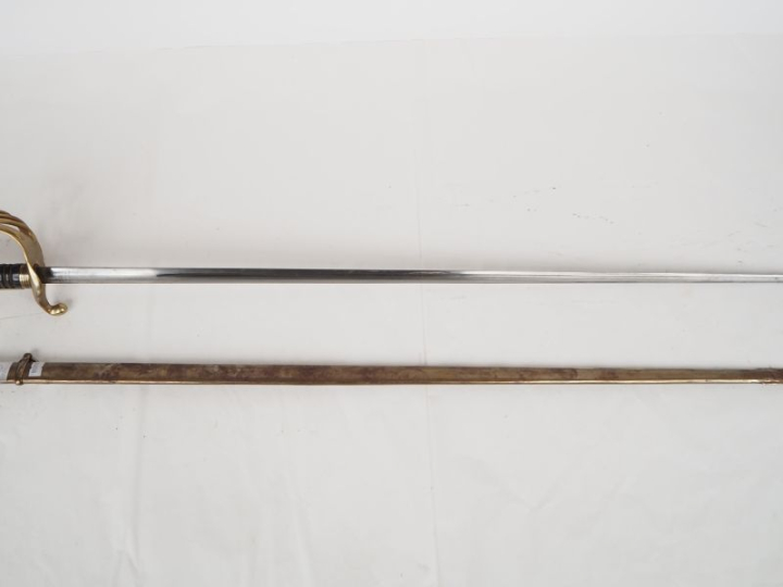 Sabre d’officier d’infanterie modèle 1882.  Poignée en corne avec fili