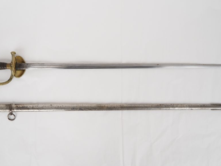 Épée de sous-officier modèle 1884. Fusée en corne filigranée de laiton