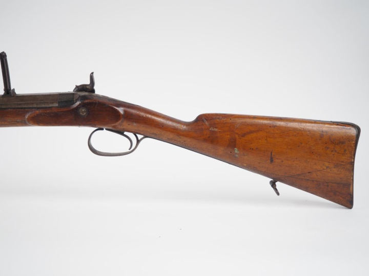 Carabine de chasse à percussion.  Canon rond, à pans au tonnerre, rayé