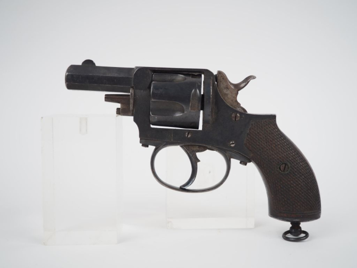 Revolver Bulldog, cinq coups, calibre 380, double action.  Finition br