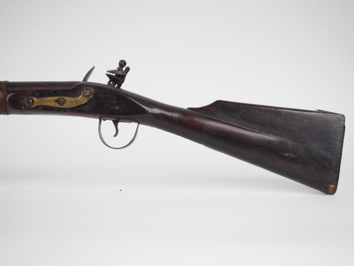 Ensemble de quatre fusils à silex dit « de traite » pour la décoration