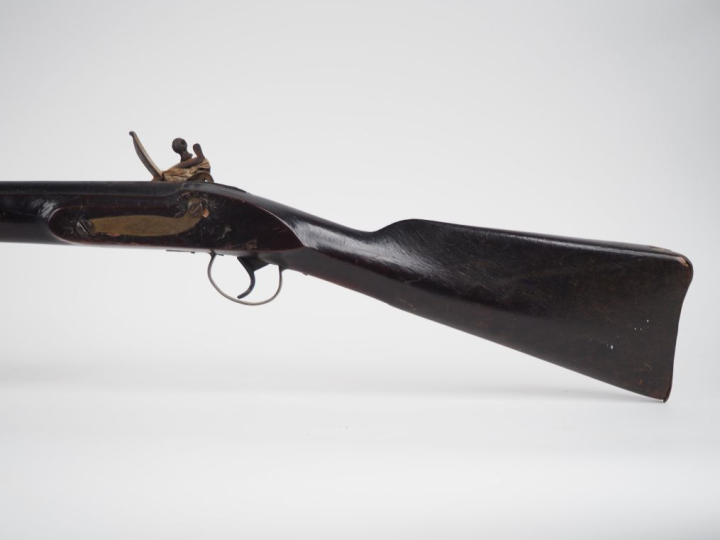 Ensemble de deux fusils à silex dit « de traite » et deux fusils à sil