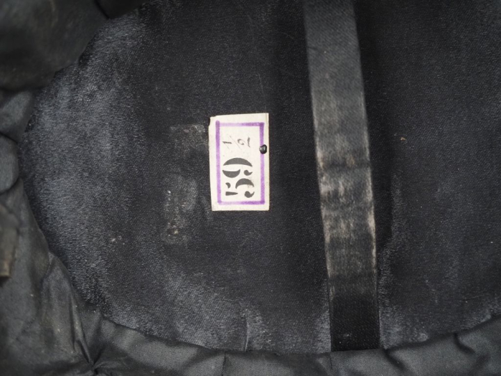 Bicorne de polytechnicien en feutre taupé, galon brodé. Cocarde tricol