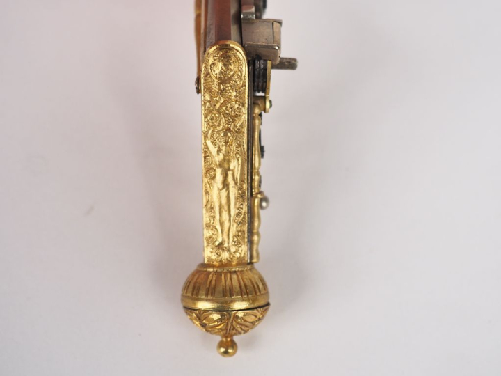 Superbe pistolet miniature à rouet du type Nuremberg.  Canon rond, à p