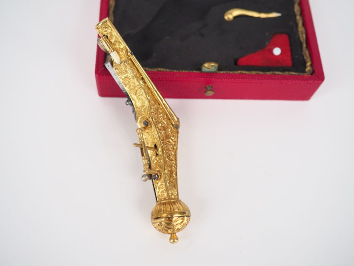 Superbe pistolet miniature à rouet du type Nuremberg.  Canon rond, à p