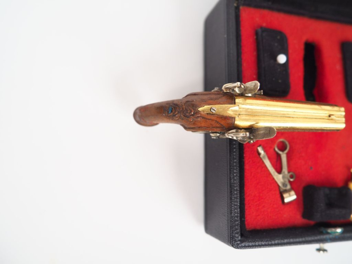 Pistolet double à silex d’officier de marine, miniature.  Canons en ta