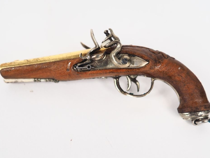Pistolet double à silex d’officier de marine, miniature.  Canons en ta