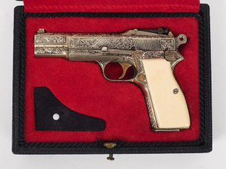 Vente aux enchères Pistolet Browning automatique GP 35 miniature, gravé « Renaissance » C