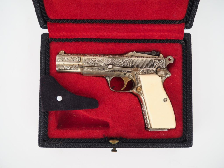 Pistolet Browning automatique GP 35 miniature, gravé « Renaissance » C