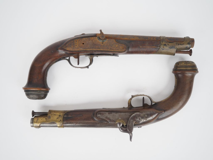 Paire de pistolets de garde du corps du Roi, 1er modèle, à silex trans