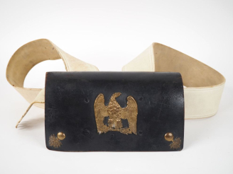 Vente aux enchères Giberne d’infanterie.  Coffret en cuir noir à âme en bois à 5 emplacem