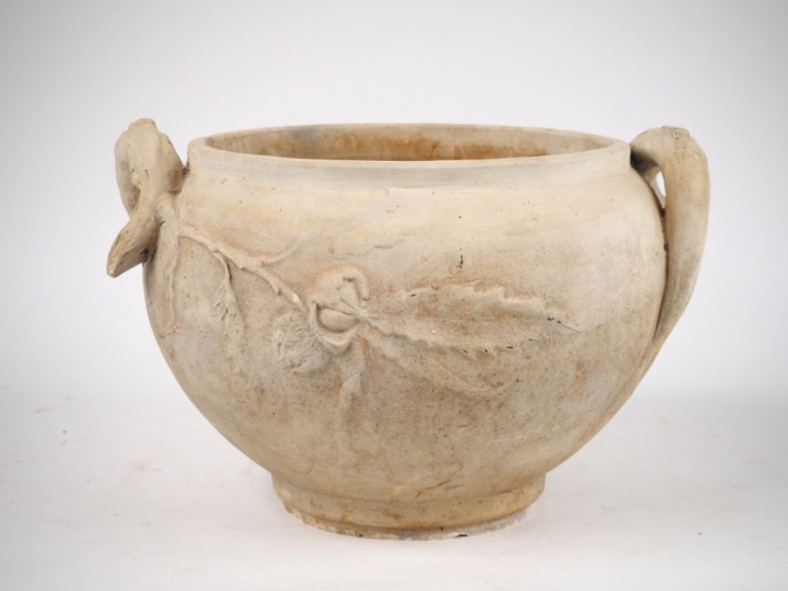 Jerome MASSIER à VALLAURIS. Jardinière en faience polychrome à décor e