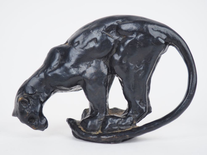 Francois POMPON (d'après). "Panthère jouant". Sujet en bronze à patine