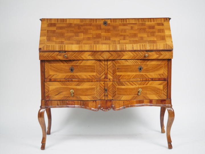 Bureau de pente XVIIIème en marqueterie de cubes et frisage ouvrant à 