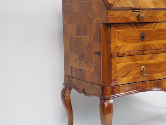Bureau de pente XVIIIème en marqueterie de cubes et frisage ouvrant à 