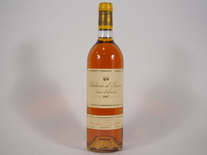 1 BOUTEILLE CHÂTEAU D'YQUEM 1er CCS SAUTERNES - 1982