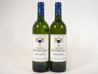 Vente aux enchères 2 BOUTEILLES CHÂTEAU DE FIEUZAL GCC GRAVES - 1996