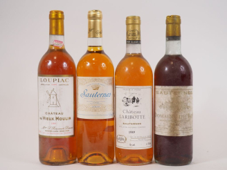 Vente aux enchères 4 BOUTEILLES SAUTERNES : 1 DULONG 2009 - 1 CHÂTEAU LARIBOTTE 1989 - 1 
