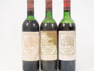 Vente aux enchères 3 BOUTEILLES CHÂTEAU BARON PICHON DE LONGUEVILLE GCC PAUILLAC - 1973 -