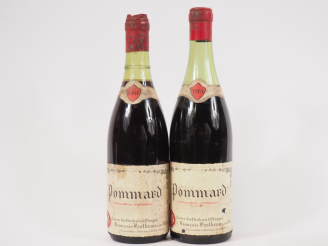 Vente aux enchères 2 BOUTEILLES POMMARD CAVES DE CHÂTEAU D'ETROYES - 1961 - 3,5 CM/5 CM