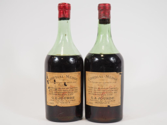 Vente aux enchères 2 BOUTEILLES CORDIAL MEDOC - NIVEAUX BAS/ETA/BOUCHON LEGER DESCENDANT