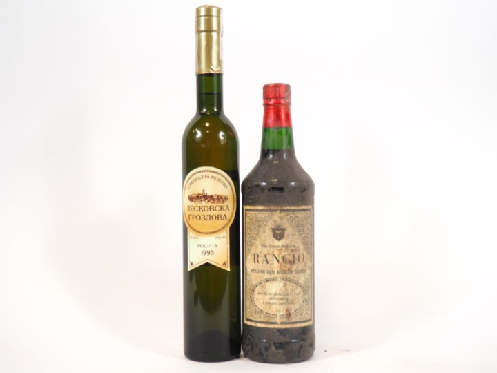 2 BOUTEILLES : 1 PEKOJITA RUSSE 1993 - 40 o6° - 1 VDN RANCIO GRAND ROU
