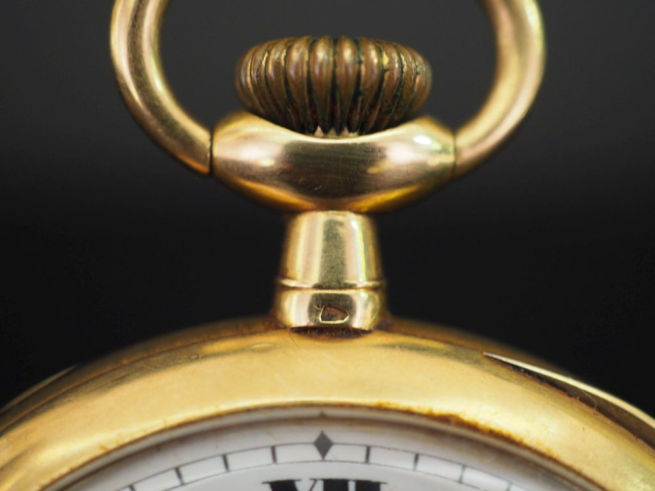 LIP, Chronomètre Montre de gousset en or jaune 750.  Cadran rond à chi