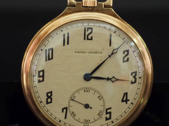 SAPHO, Genève Montre de gousset en or jaune 750. Cadran à chiffres ara