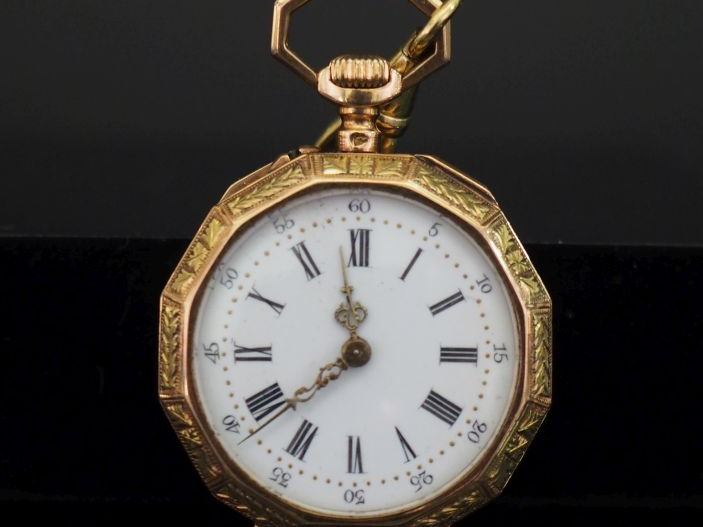 Montre de col Napoléon III à pans coupés en or 750.  Cadran à chiffres