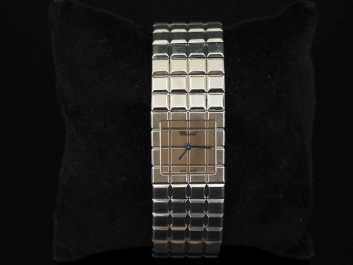 CHOPARD, Ice Cube Montre de dame carrée en acier.  Cadran et bracelet 