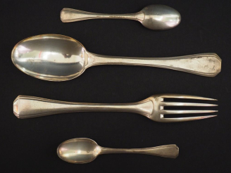 Vente aux enchères Partie de ménagère de style Art déco en argent 925, poinçon Minerve. C