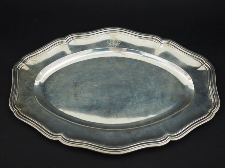 Grand plat ovale de style Louis XV en argent 925, poinçon Minerve, mod