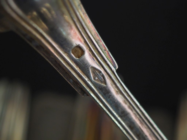 Suite de cinq grands couverts et une cuillère en argent 925, poinçon M