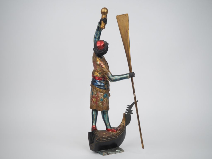 Sculplture 1900 en bois polychrome "le gondolier maure".  H. 57,5 cm