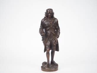 Vente aux enchères Ecole française XIXème. Sculpture en bronze "Voltaire" H. 38 cm