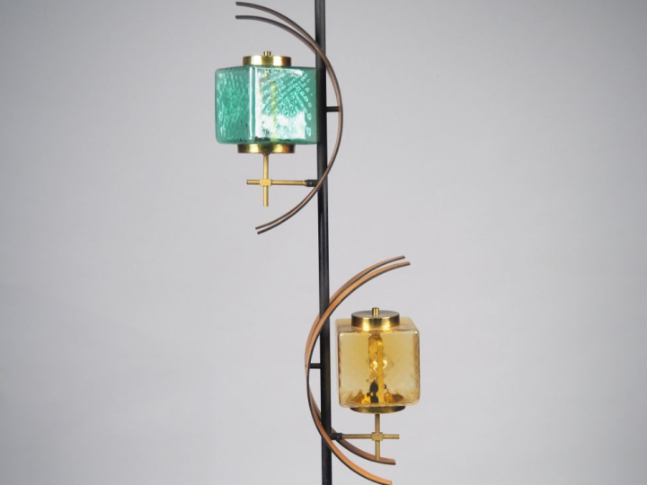 Lampadaire scandinave en bois courbé, éclairant à deux lumières en ver