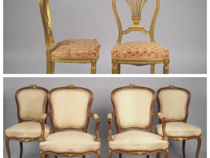 Paire de chaises de style Louis XVI en bois doré, dossier gerbe.  Pair