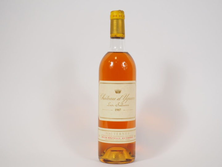 1 BOUTEILLE CHÂTEAU D'YQUEM 1er CCS SAUTERNES - 1987 - LB - CAPS LÉGER