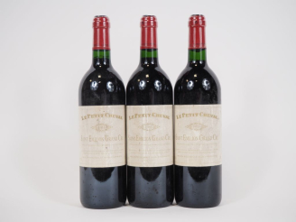 Vente aux enchères 3 BOUTEILLES LE PETIT CHEVAL ST EMILION GC ST EMILION - 1993 - ETLT