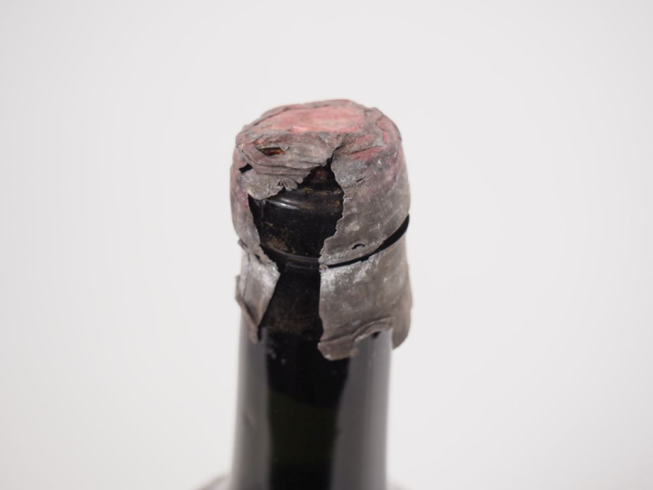 1 VIEUX MAGNUM CHÂTEAU HAUT BRION 1er GCC GRAVES  - NM/ETA/CAPSULE TRÈ