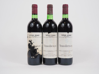 Vente aux enchères 3 BOUTEILLES VEGA SICILIA "VALBUENA" 3er ANO - 1980 - 1 BG/ETA