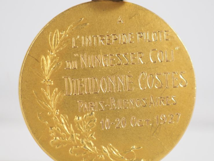 Médaille en or de la Société Quilmes Cerviceria Argentina offerte à "l