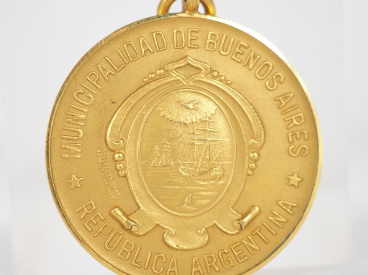 Médaille en or de la ville de Buenos-Aires offerte à Dieudonné Costes 