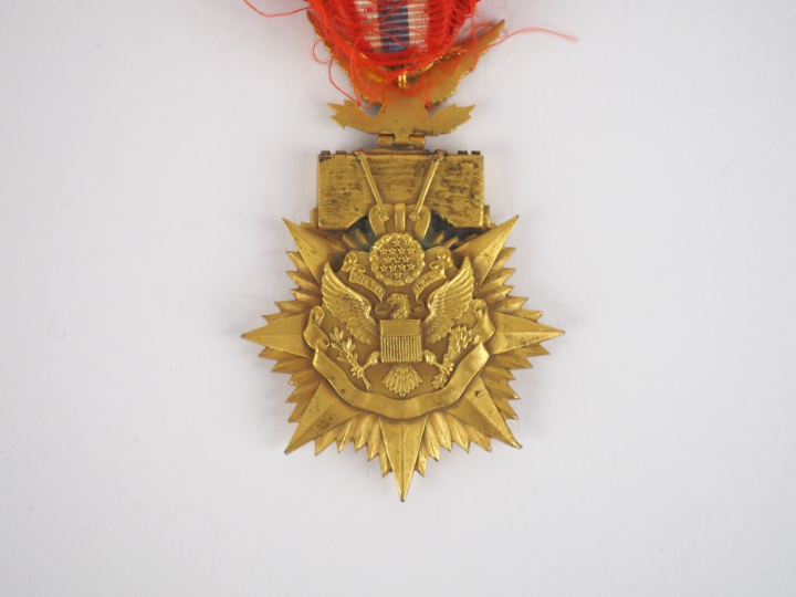 USA  ORDRE DE LA CLOCHE DE LA LIBERTE  Insigne de membre de Dieudonné 