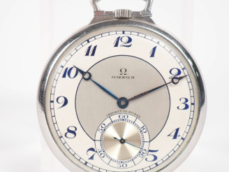Vente aux enchères OMEGA. Boitier No. 7902100 Mouvement No. 7339952  Montre historique en