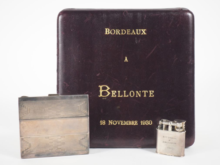 Cadeau de la ville de Bordeaux à Maurice Bellonte.  Dans son coffret e