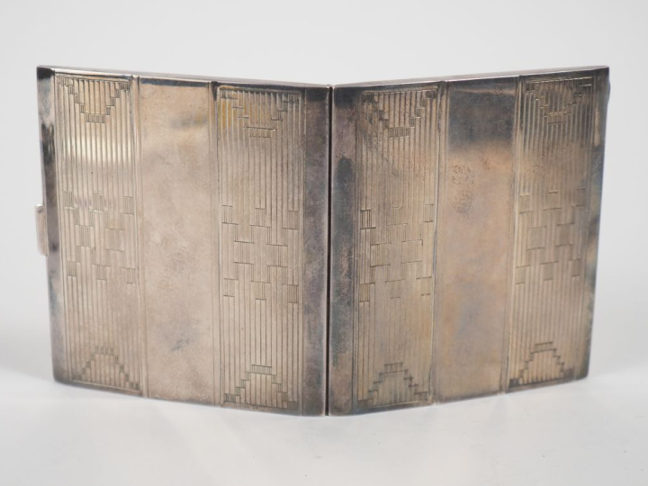 Cadeau de la ville de Bordeaux à Maurice Bellonte.  Dans son coffret e