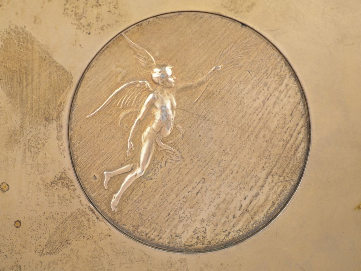 Médaille en argent de l'Aéroclub de France sur une plaque en métal arg