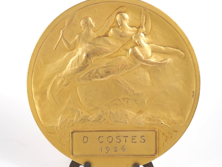 Edouard BLIN. Médaille en bronze doré portant la mention : "D. Costes.