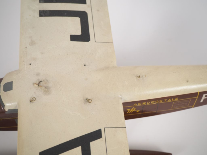 Hydravion Latécoère type 28-3.  Avion bureau en bois polychrome.  Dim.